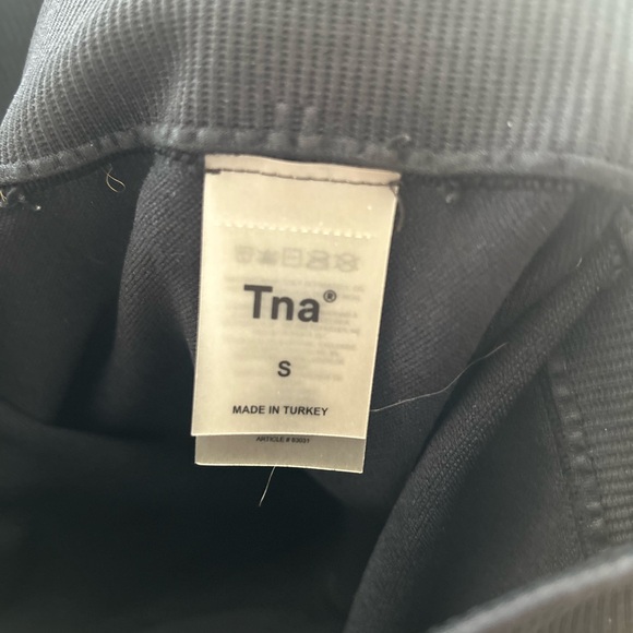 Aritzia TnaBODY™ Atmosphere Hi-Rise 5" Short size Small Black - Picture 6 of 8